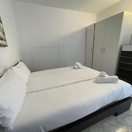 Pool View Apartment Primavera 아로나 외부 사진