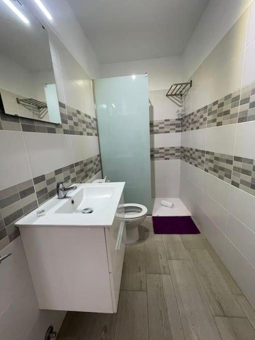 Pool View Apartment Primavera 아로나 외부 사진