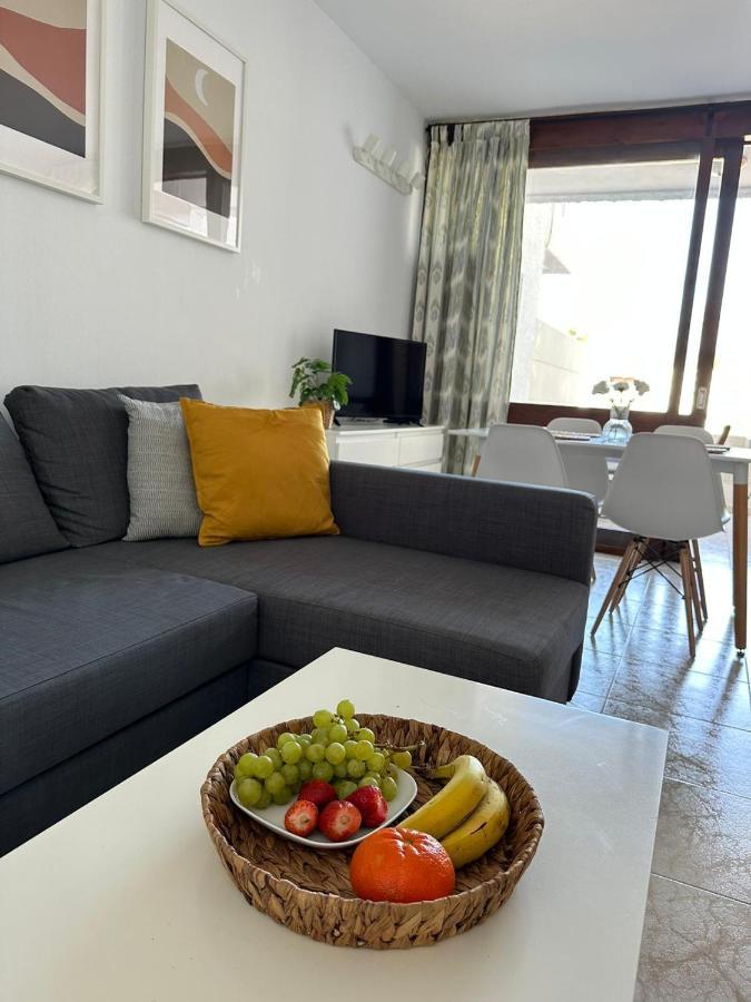 Pool View Apartment Primavera 아로나 외부 사진