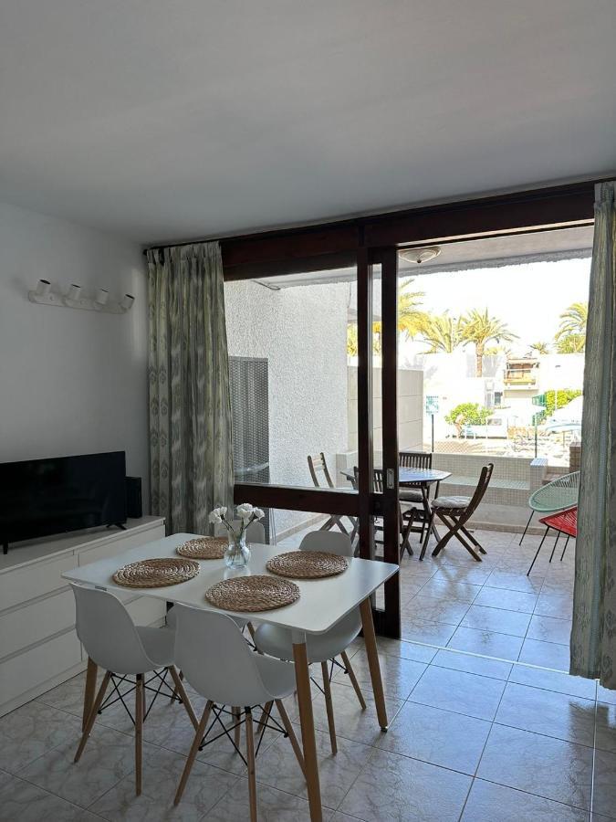 Pool View Apartment Primavera 아로나 외부 사진