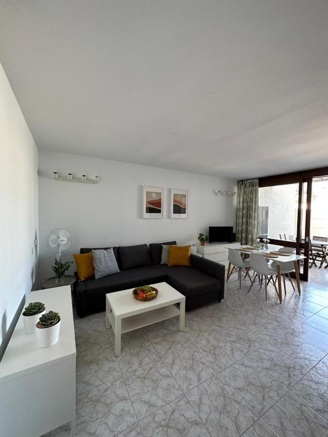 Pool View Apartment Primavera 아로나 외부 사진
