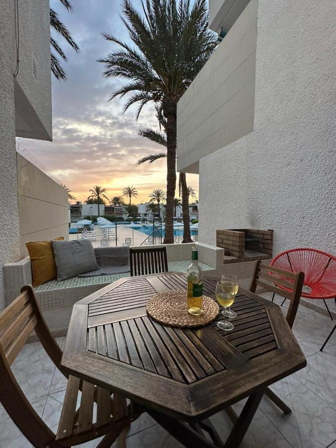 Pool View Apartment Primavera 아로나 외부 사진