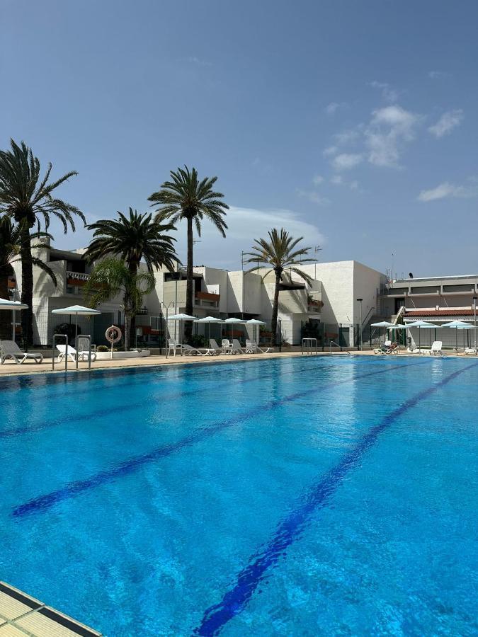 Pool View Apartment Primavera 아로나 외부 사진