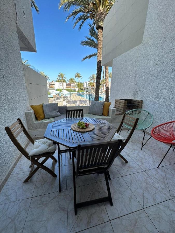 Pool View Apartment Primavera 아로나 외부 사진